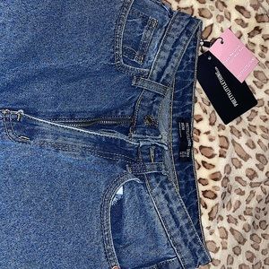 PrettyLittleThing MoM jeans